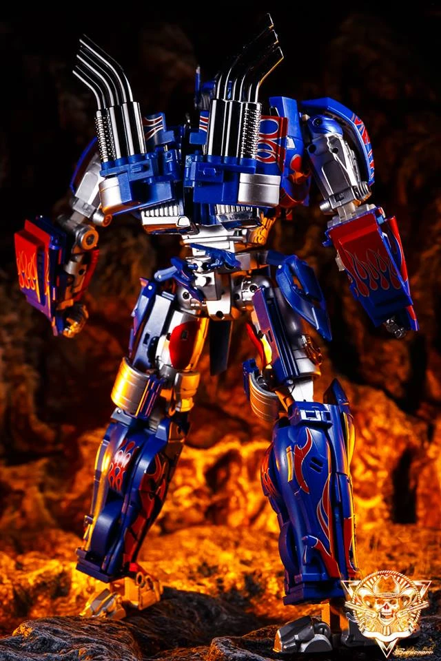 AlienAttack Toys AAT A-01CC Optimus Prime 5 AlienAttack Toys AAT A-01CC Optimus Prime - Image 3