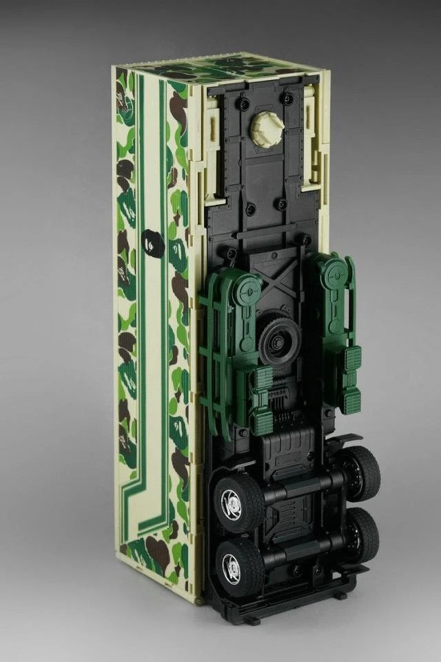 4th Party MP10A Optimus Prime Convoy Bape Green Camo Version 8 4th Party MP10A Optimus Prime Convoy Bape Green Camo Version - Image 6