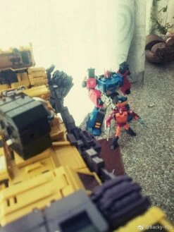 Toyworld TW-C07Y Constructor Devastator -Cheap Action Figures Store d27cee8d04