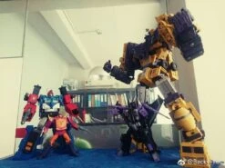 Toyworld TW-C07Y Constructor Devastator -Cheap Action Figures Store e8b2b5b0d8